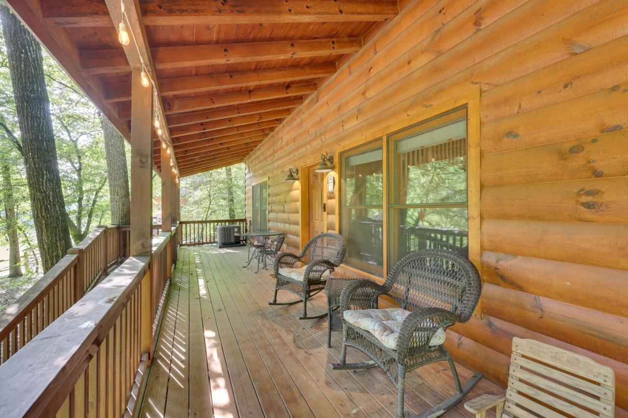 Riverfront Ellijay Cabin With Deck And Pool Access! Exteriör bild
