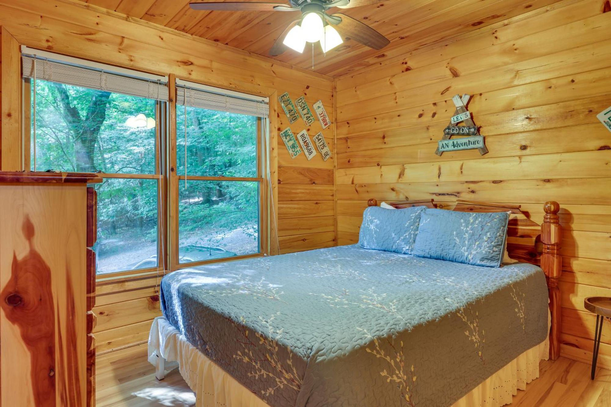 Riverfront Ellijay Cabin With Deck And Pool Access! Exteriör bild