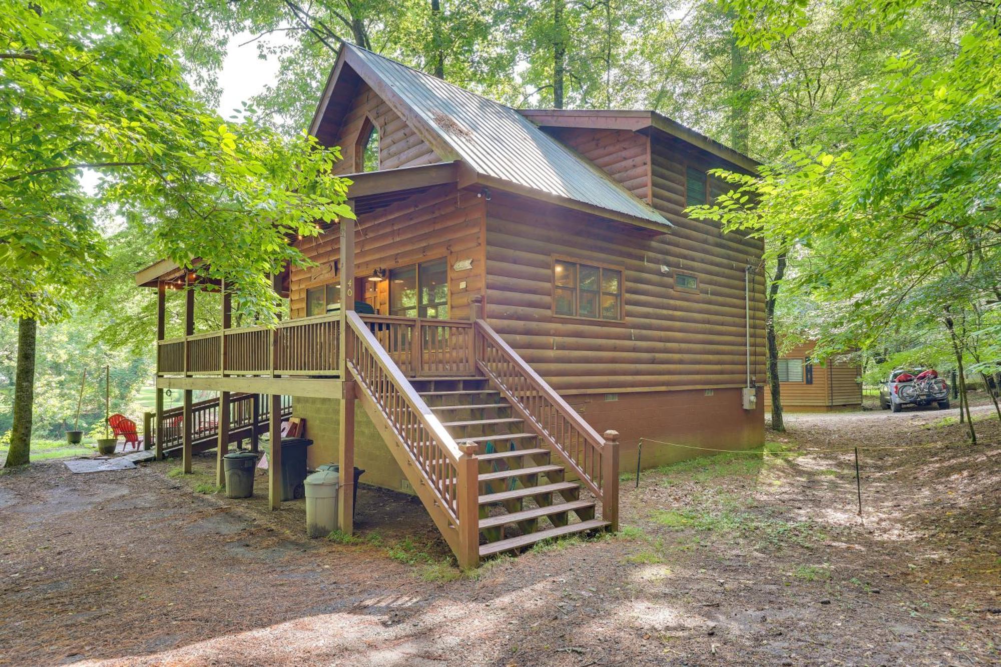 Riverfront Ellijay Cabin With Deck And Pool Access! Exteriör bild